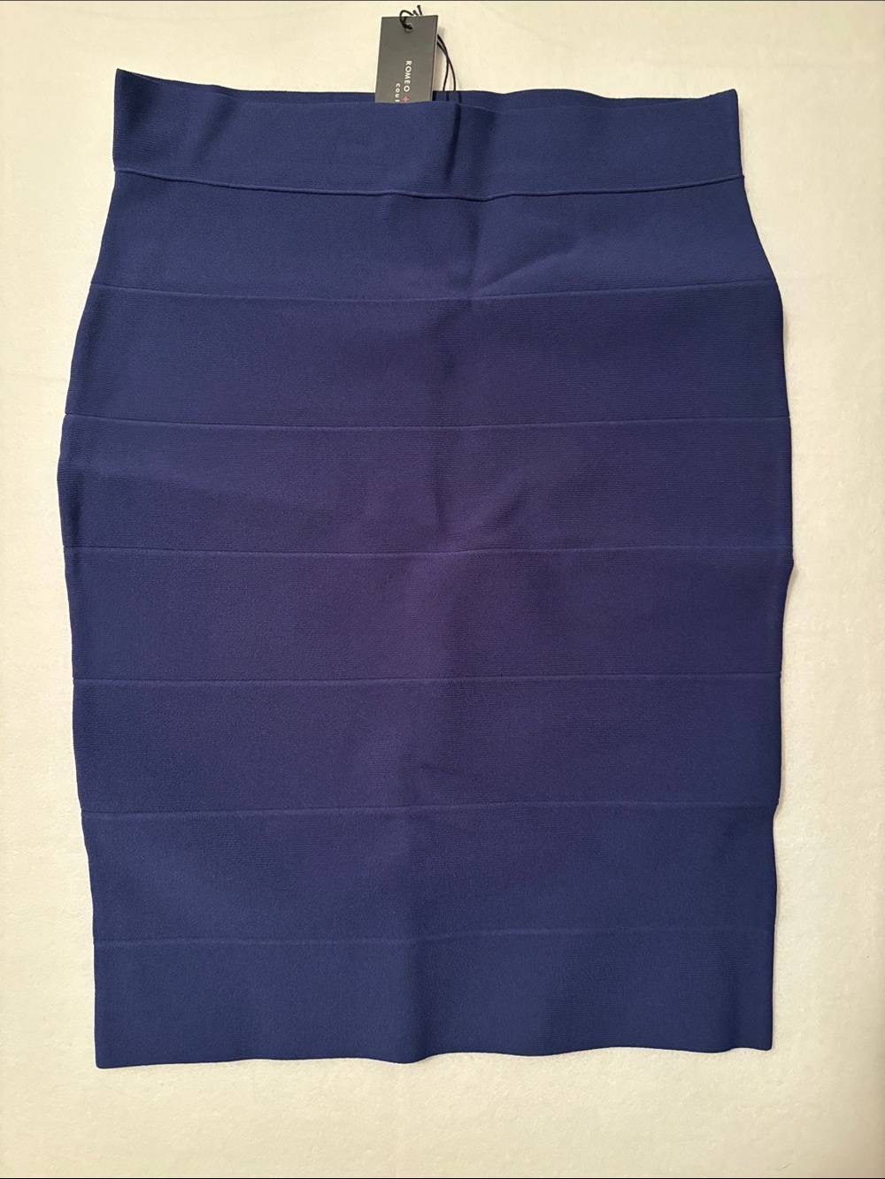 Romeo & Juliet Couture Navy Bandage body con Pencil Skirt